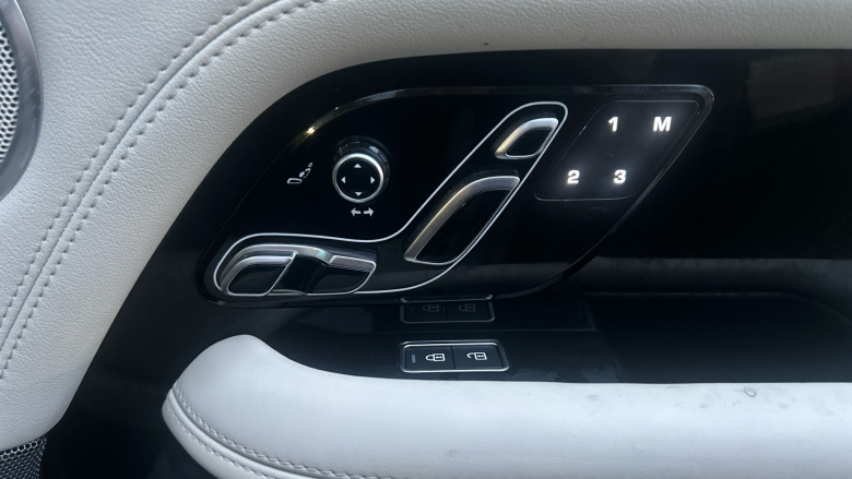 Land Rover Range Rover 3.0 D300 Westminster Black 4dr Auto Diesel Estate